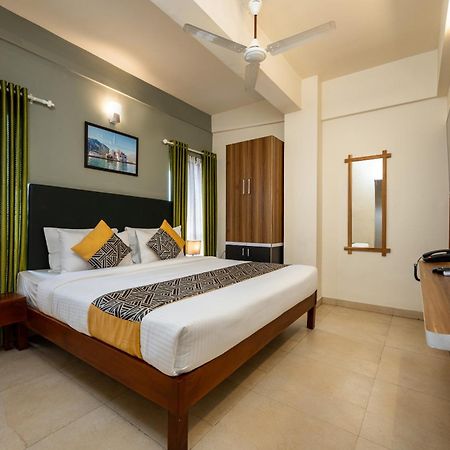 Cj Grande By Jesway Hotels & Resorts Kochi Bagian luar foto