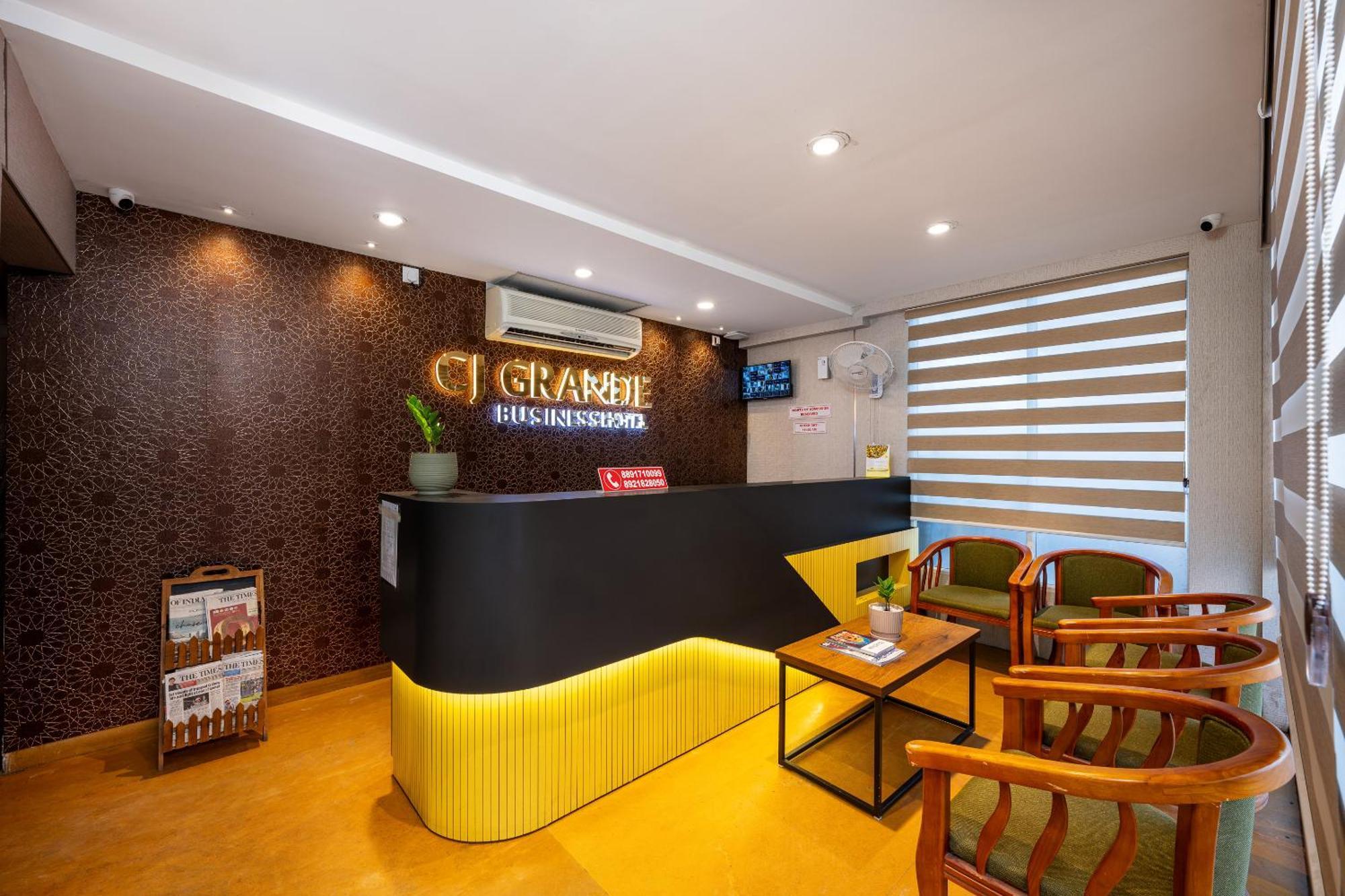 Cj Grande By Jesway Hotels & Resorts Kochi Bagian luar foto