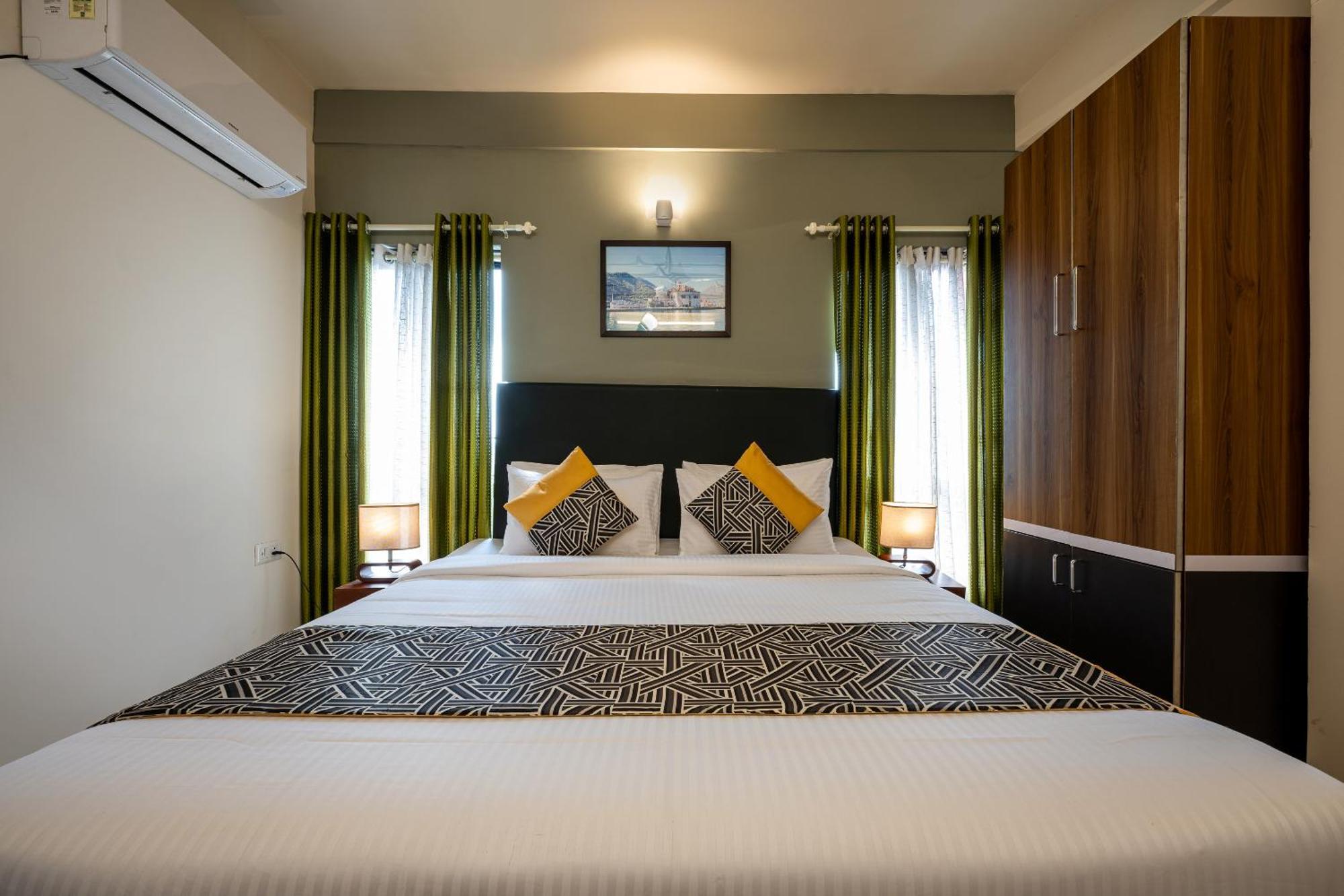 Cj Grande By Jesway Hotels & Resorts Kochi Bagian luar foto